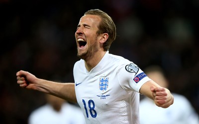 球探电竞精华-佩佩雕像揭幕