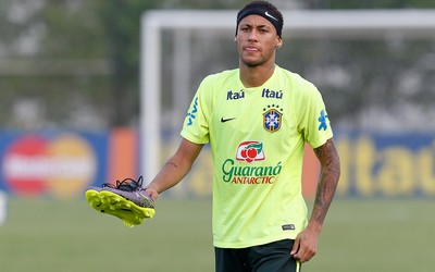 球探电竞热议-罗德里进球后亲吻戒指